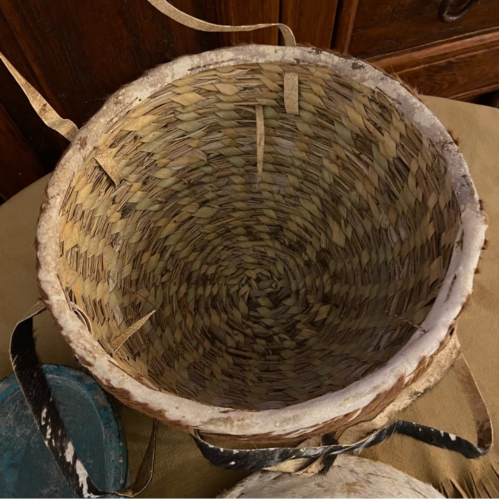 Native American Vintage Animal Hide Covered Basket, Authentic Piece - Picture 8 of 11